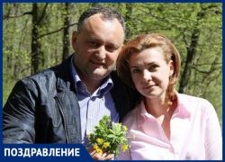 Игорь Додон показал свои фото с супругой и поздравил ее с днем рождения