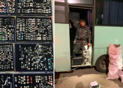 В рейсовом автобусе обнаружена крупная партия ювелирной контрабанды 