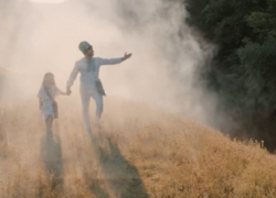 Трогательный патриотический клип подготовили ко Дню независимости Валентин Узун и его юная дочь