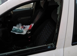 Внимание автомобилистам: на Ботанике автоворы ради пары сотен леев крушат автомобили