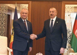 Додон поздравил президента Азербайджана с днем рождения