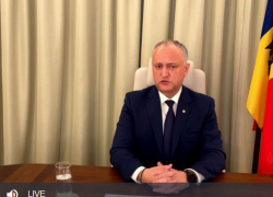 Игорь Додон предложил всем, кому не нравится решение парламента, идти в суд