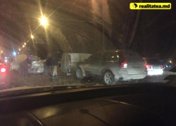 В столице столкнулись три автомобиля 