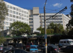 Кран рухнул в Кишиневе у здания БСМП, - есть пострадавшие