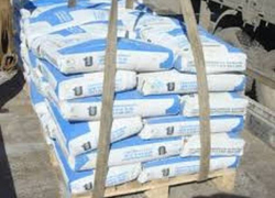 Перелом позвоночника и травму головы получил мужчина, на которого упал поддон с цементом в Рыбнице