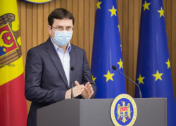 Мне некуда идти, я знаю ваши схемы - отчаявшаяся женщина с воплями встретила министра соцзащиты