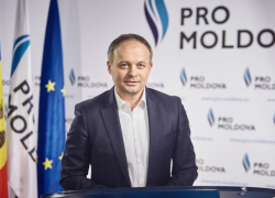 Люксовая паперть: Канду заявил, что получает 13 тысяч леев в месяц