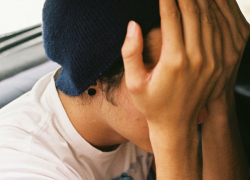 Кровавый суицид совершил студент в общежитии Комрата 