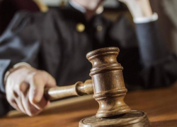 Мужчина из севера Молдовы получил 25 лет тюрьмы за шестилетнее насилие над падчерицей