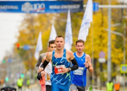 Спортсмен из Молдовы Иван Сюрис победил на марафоне в Бухаресте