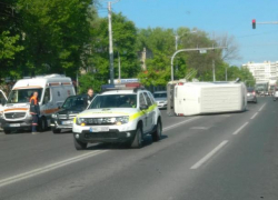 Серьезная авария в столичном секторе Рышкановка: из-за столкновения перевернулся микроавтобус