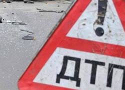 Столкнувшаяся в столице с микроавтобусом легковушка отлетела на 20 метров