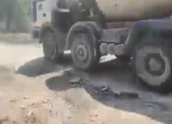 Грунтовое месиво вместо дороги - одна из главных внешних артерий Кишинева в адовом состоянии