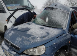В ДТП на трассе Оргеев – Резина в покорёженной машине застрял человек