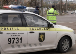 На Рышкановке регулировавшему трафик полицейскому отдавили ногу колесом автомобиля