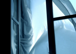 Всего за неделю в Молдове из окон упали трое малышей