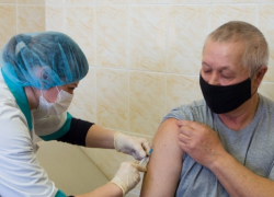 Стало известно, какой процент вакцинированных умерли от ковида