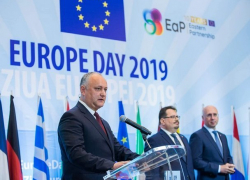 Игорь Додон принял участие в приеме по случаю празднования Дня Европы