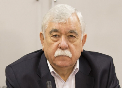 На словах - одно, на деле - другое. Эксперт прокомментировал слова депутатов о досрочных выборах