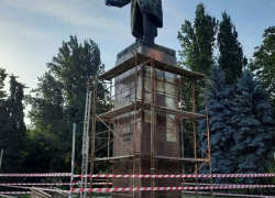 В Кишиневе приступили к ремонту памятника Лазо