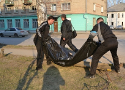 Житель пригорода Бендер выпрыгнул из окна на глазах соседей
