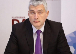 Кику предложил Слусарю-«трактористу» поучиться азам экономики