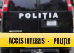 Угрозы пистолетом и грабеж - полиция задержала двух злоумышленников