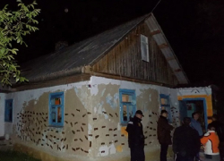 Ужасающую пытку трубой, лопатой и вилами устроила 19-летняя украинка застуканной с бойфрендом сопернице 