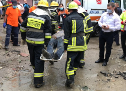 Опубликовано видео спасения мужчины из-под завала в Кишиневе