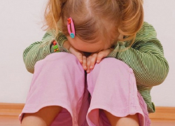 Подросток попытался изнасиловать 6-летнюю сестру друга в Сороках