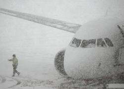 Самолет Air Moldova оказался заблокированным в британском аэропорту из-за сильнейшего удара стихии