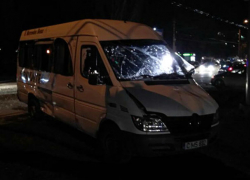 Рейсовый микроавтобус с 12 пассажирами слетел с трассы и перевернулся в Хынчшетском районе