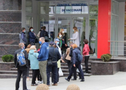 Пункты вакцинации в Кишиневе переходят на круглосуточный режим работы 