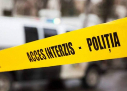 Убийство на почве ревности в Фалештах: мужчина избил свою жену и до смерти забил соседа
