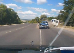 Утренняя авария с участием маршрутки попала на видео