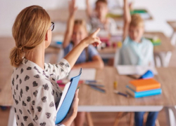 Сколько учителей вакцинировали от коронавируса