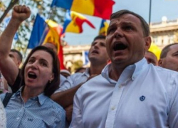 Оскандалились! Представители ППДП проголосовали в Каушанах за председателя-демократа