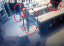 15 секунд: новый рекорд по ограблению салона мобильной связи в Молдове попал на видео