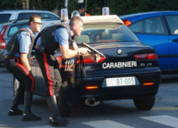 Молодой молдаванин избил итальянских полицейских и врачей