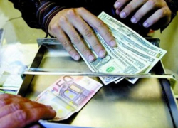 Молдавский лей продолжает терять позиции по отношению к доллару