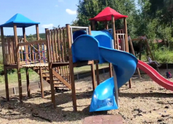 Некачественные материалы и плохое исполнение приводят к деградации новых детских площадок в Кишиневе