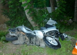 Гибелью юноши закончилась ночная поездка приятелей на скутере в Новых Аненах 