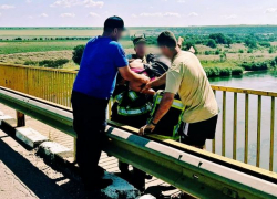 Женщина пыталась спрыгнуть с моста в Криулянах – ее спасли в последний момент  