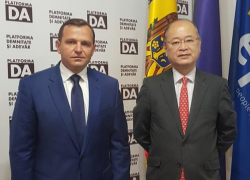 Нэстасе встретился с послом Японии и пожаловался ему на «растущую изоляцию Молдовы»