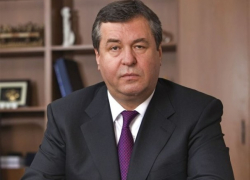 Депутат, выступивший против кабмина в КС, ушел на карантин