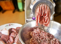 Мясорубка отрубила палец работнице детского сада в Гагаузии