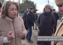 Депутатов «заклевали» простые жители села из-за инициативы сжигания шин 