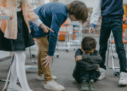 Дикость. В Сынжерее 8-летняя школьница оказалась в больнице после конфликта с ученицей