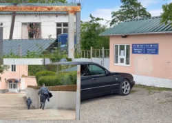 Заключенные тюрьмы в Леово зашили себе рты в знак протеста