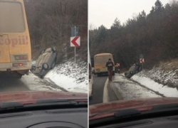 В Хынчештском районе перевернулся автомобиль, есть пострадавшая